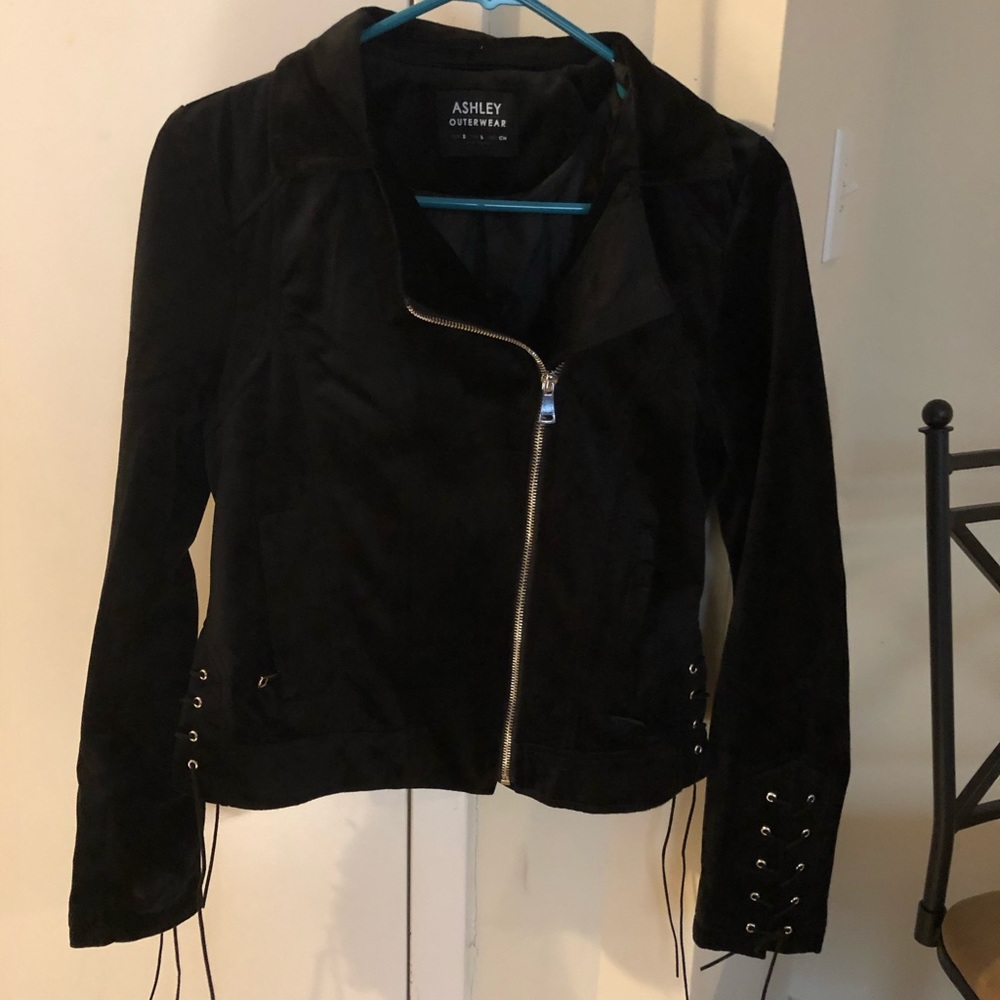 ASHLEY OUTERWARE VELVET CROPPED JACKET